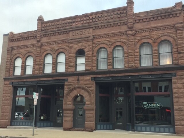 127 E Main St, Unit Kibbey Lofts in Marshalltown, IA - Foto de edificio
