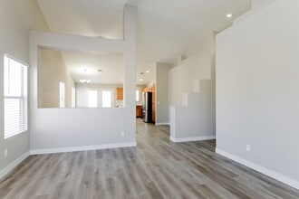 1283 Silver Knoll Ave in Las Vegas, NV - Foto de edificio - Building Photo