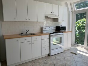 484 Brock Av in Toronto, ON - Building Photo - Building Photo