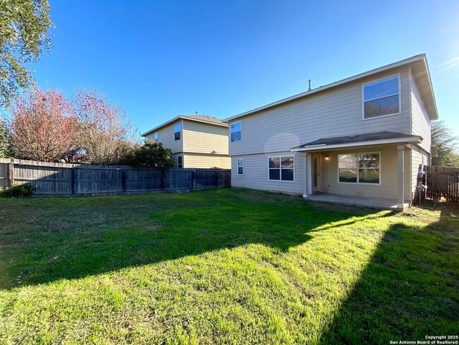 215 Coopers Hawk in San Antonio, TX - Building Photo - Building Photo