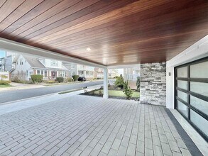 100 S Frontenac Ave in Margate City, NJ - Foto de edificio - Building Photo