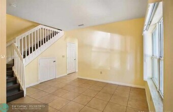 3069 NW 30th Pl in Oakland Park, FL - Building Photo - Building Photo