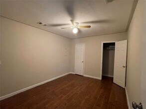 7715 Rolling Ridge Dr in Houston, TX - Building Photo - Building Photo