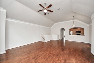 2941 Clinton Dr in Houston, TX - Foto de edificio - Building Photo