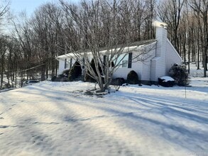 180 Sylvan Lake Rd in Hopewell Junction, NY - Building Photo - Building Photo