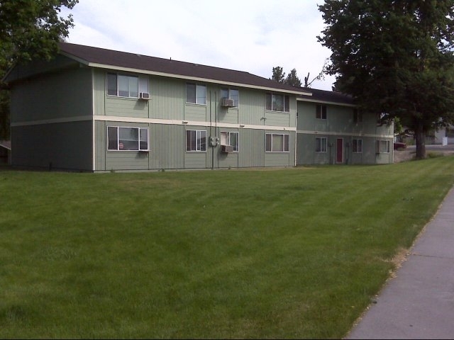 Paragon Apartments in Sunnyside, WA - Building Photo - Building Photo