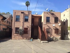 4612 S Figueroa St in Los Angeles, CA - Foto de edificio - Building Photo