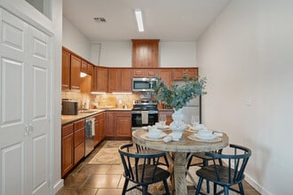 6166 Imperial Loop Dr in College Station, TX - Building Photo - Building Photo