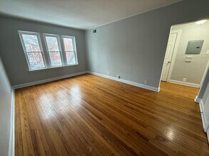 7344 N Damen Ave in Chicago, IL - Building Photo - Building Photo