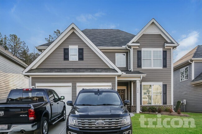 property at 120 Kingshall Rd