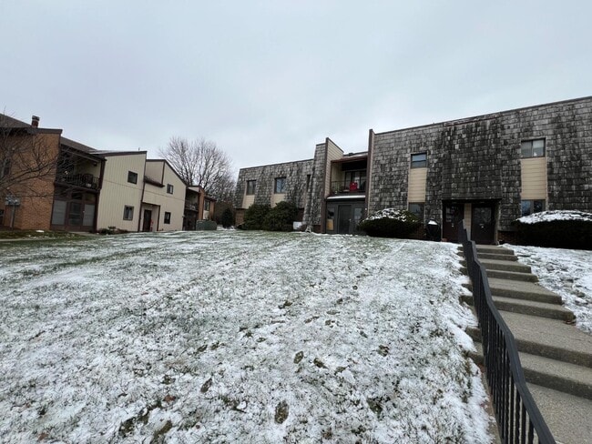 977 Village Round in Allentown, PA - Building Photo - Building Photo