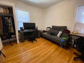 28 S Huntington Ave, Unit 103 in Boston, MA - Building Photo - Building Photo