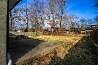 6903 Moorewick Way in Louisville, KY - Building Photo - Building Photo