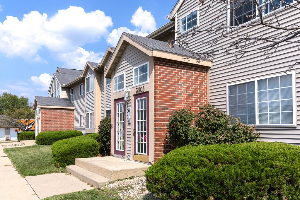 Devonshire Village Apartments in Danville, IL