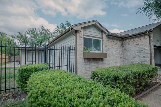 3411 Hollandale Dr in Houston, TX - Building Photo - Building Photo