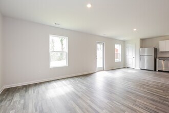 123 Colonial Walk in Pickens, SC - Building Photo - Building Photo