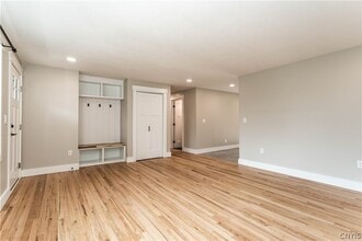 87 Brown St in Baldwinsville, NY - Building Photo - Building Photo