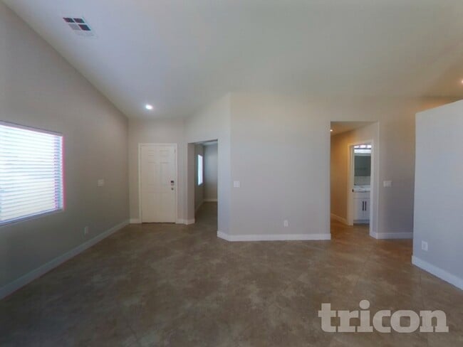 508 Country Hill Dr in North Las Vegas, NV - Building Photo - Building Photo