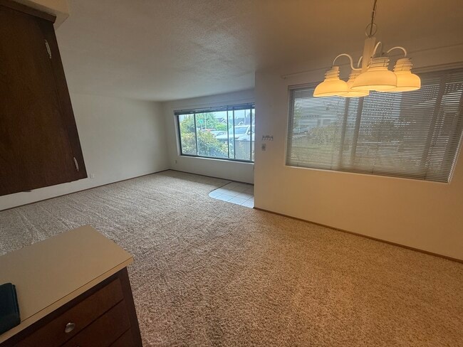 property at 204 W 4th St