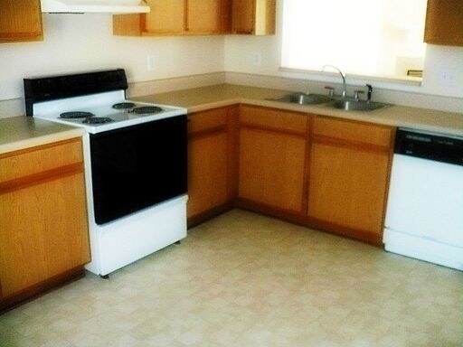 1994 W Brandymill Ln in Jacksonville, NC - Building Photo - Building Photo