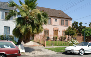 860 S Kenmore Ave in Los Angeles, CA - Building Photo - Building Photo