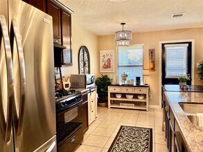 7808 Colonial Ln in Houston, TX - Building Photo - Building Photo