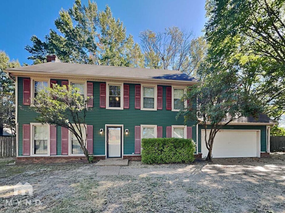 3332 Nicholas Cove in Bartlett, TN - Foto de edificio