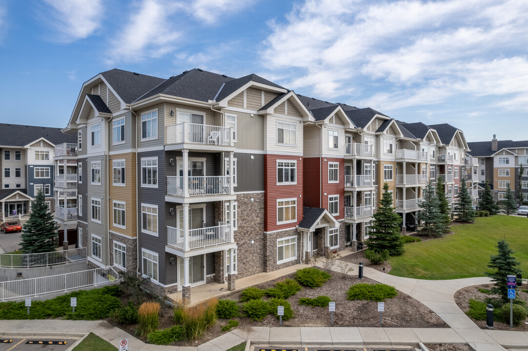SkyWest Condominiums in Calgary, AB - Building Photo