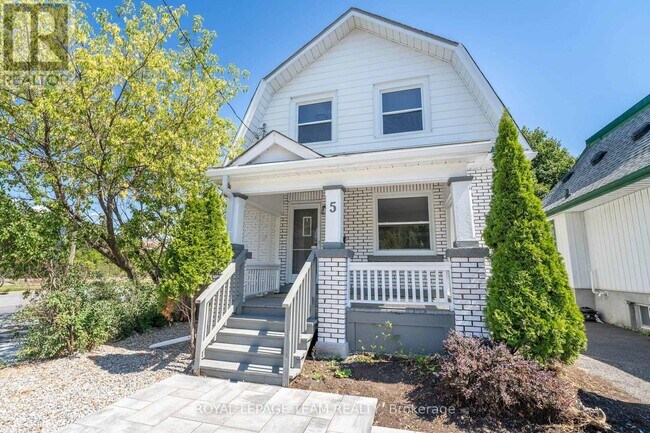 5 Gilchrist Ave in Ottawa, ON - Building Photo - Building Photo