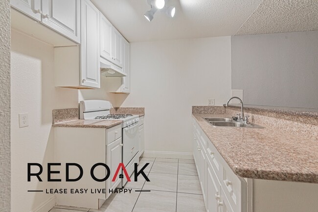 227 E Ave 41, Unit 109 in Los Angeles, CA - Foto de edificio - Building Photo