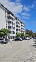 16851 NE 23rd Ave, Unit 217 in North Miami Beach, FL - Building Photo