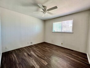 133 Old Bastrop Rd in Cedar Creek, TX - Building Photo - Building Photo
