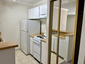 243 Boardwalk Ave in San Bruno, CA - Building Photo - Building Photo