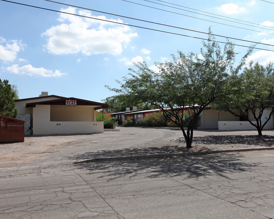 4230-4232 E Fairmont St in Tucson, AZ - Foto de edificio