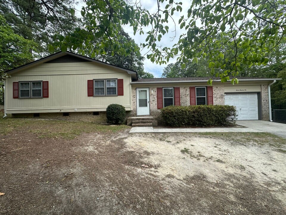 710 Dude Ct in Fayetteville, NC - Building Photo