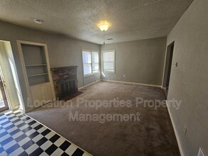2146 Rhode Island St in Lawrence, KS - Building Photo - Building Photo