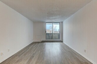 6555 Kildare in Cote-St-Luc, QC - Building Photo - Building Photo