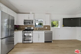 22443 Schoolcraft St in Los Angeles, CA - Building Photo - Building Photo