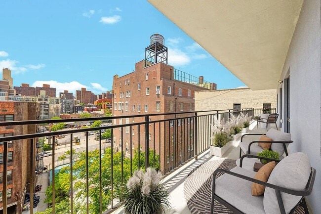 336 E 112th St, Unit 710 in New York, NY - Building Photo - Building Photo