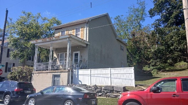 643 2nd St, Unit 2nd in Harrisburg, PA - Foto de edificio - Building Photo
