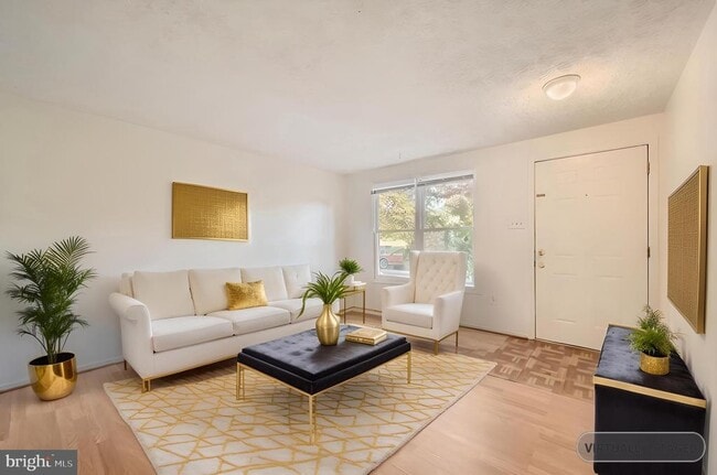 property at 1035 W Lexington St