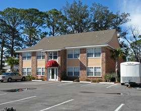 Warringrton Apartments in Pensacola, FL - Building Photo - Building Photo