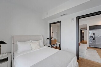 398 NE 5th St, Unit SI ID1504093P in Miami, FL - Building Photo - Building Photo