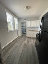 7912 S Bishop St, Unit 2F in Chicago, IL - Building Photo - Building Photo