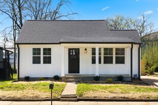 2406 Kirby Ave in Chattanooga, TN - Building Photo