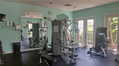 1590 S 42nd Cir, Unit 307 in Vero Beach, FL - Foto de edificio - Building Photo