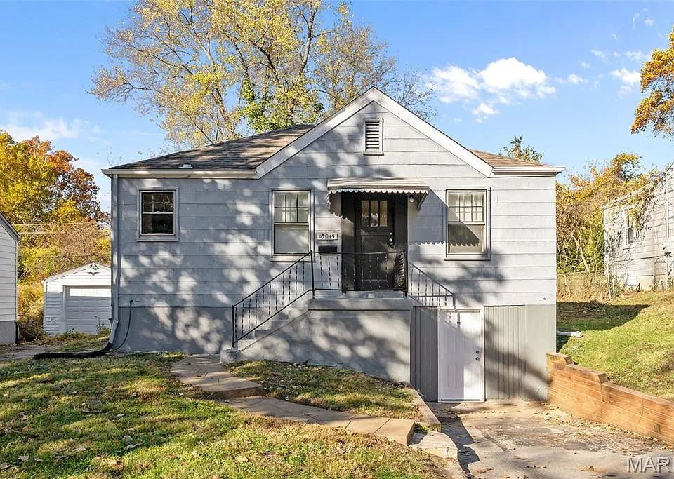 10045 Dorothy Ave in St. Louis, MO - Building Photo
