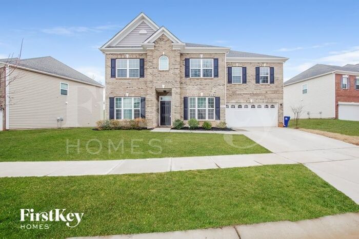9842 Maywine Cir in Huntersville, NC - Building Photo