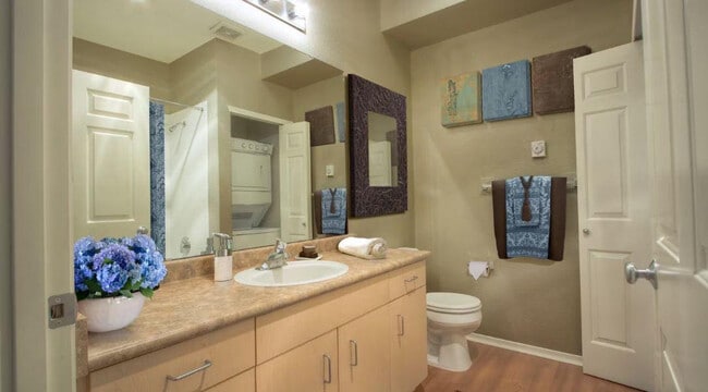 16080 NE 85th St in Redmond, WA - Building Photo - Building Photo