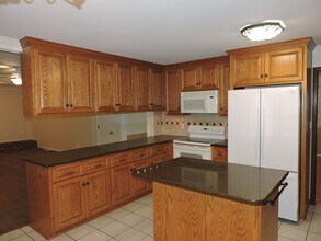 7 Bannister Ct in Poquoson, VA - Building Photo - Building Photo